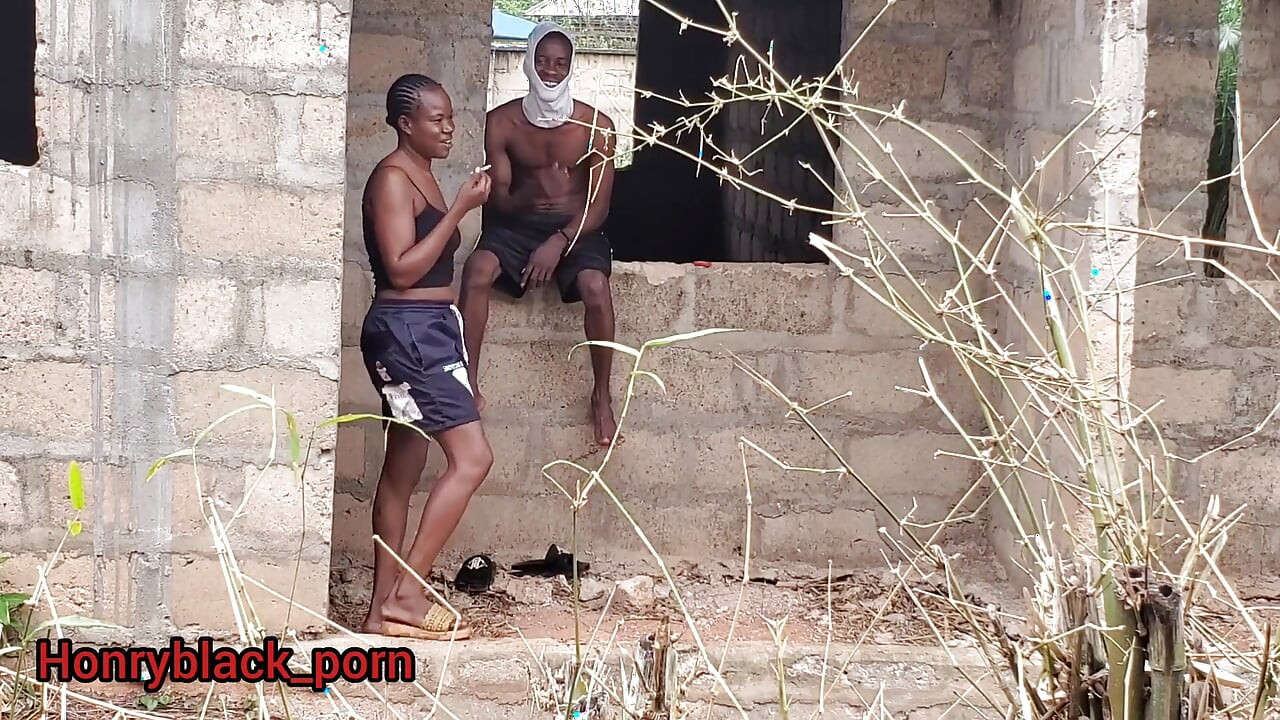 Pacar Gangsterku Ngentot Di Gedung Di Luar Rumah Kami