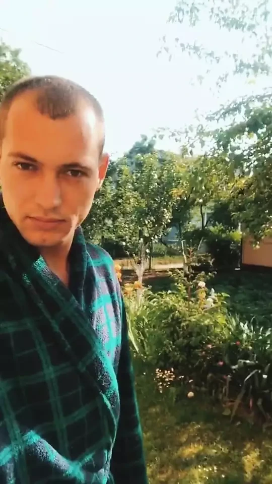 Пареньки твинка на публике