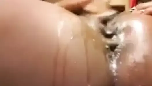 Watch this pussy squirt