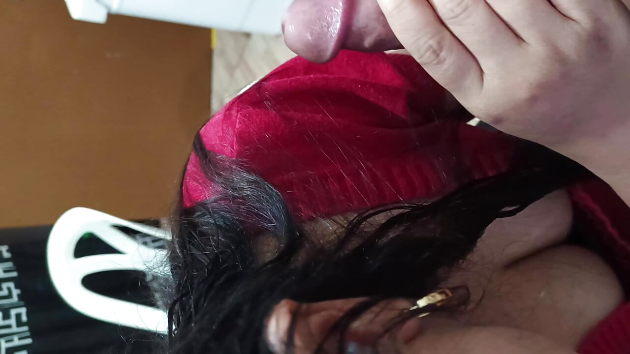 חזה לוהט אישה בוגרת עושה מציצה מרושלת וגמירה בפה ובפנים..