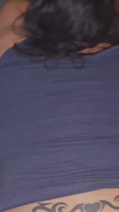 ควยใหญ่ของคนผิวดําก้มฉันบนโซฟาเย็ดฉันอย่างหนักและลึกถึงจุดสุดยอดที่น่าทึ่ง