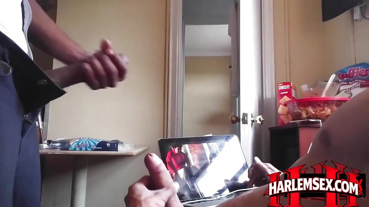 HarlemSex.com - Interracial Fuck With A Sexy Handsome Guy