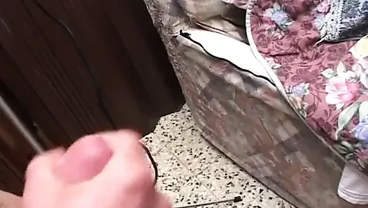 Amatör esmer iki sert yarakla sikiliyor