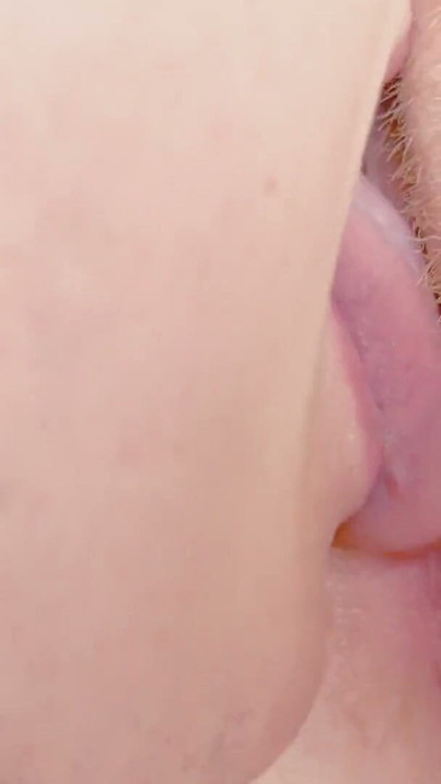오르가즘 클로즈업으로 보지를 핥는 Asmr 오지는 빨간 머리 보지 | 클립 1