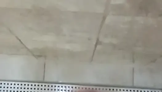 Evde püskürtüyor