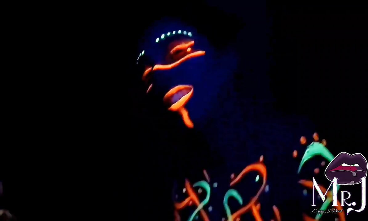 Seks en UV-schilderkunst met Nyx & Dmona