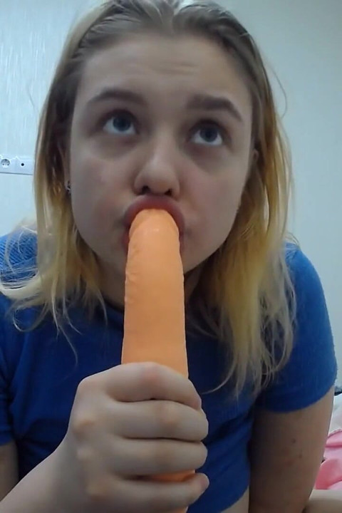 Msturbacja i ssanie dildo