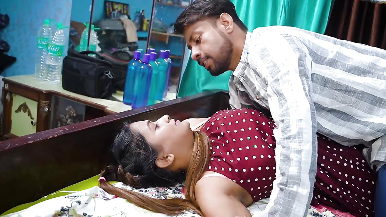 Chhoti soteli bahan ko tang utha kar jabbar dasti pela