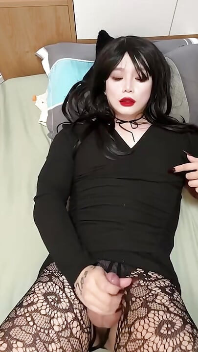 The Kitten in Heat Shoots a Huge Amount of Cum on My Black Clothes and Can't Stop at All