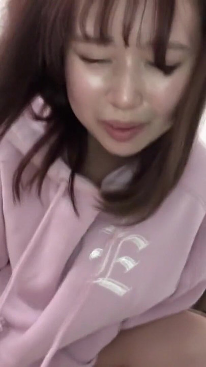 Detik menjatuhkan rahang dari "Bahagian 3 [Awek Cantik Bercukur Langsing] Seorang pelajar kolej wanita yang sangat comel aktif muncul!"