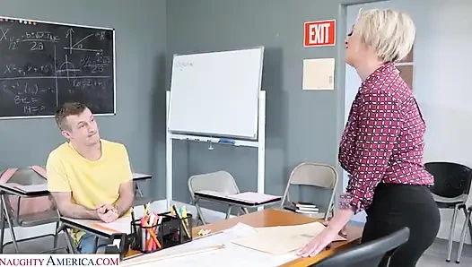 Profesor seksi dee williams balas dendam sama muridnya