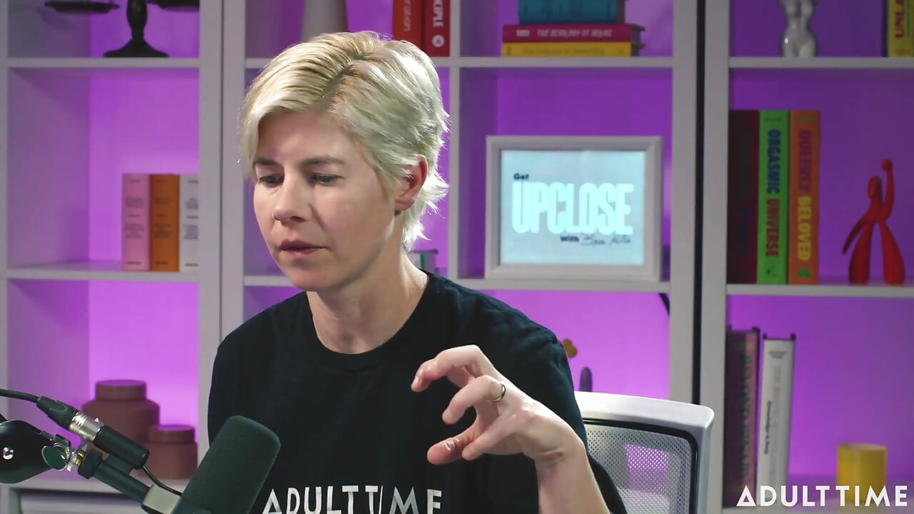 Hailey Rose: Tumblr, Swingers & the Cereal Incident | the Adult Time Podcast