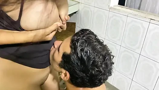 Я ДОЮ МОИ БОЛЬШИЕ СИСЬКИ И БОЛЬШУЮ ЗАДНИЦУ, МОЛОДАЯ МАЧЕХА, ОНА ВСЕГДА ДАЕТ ВСЕ