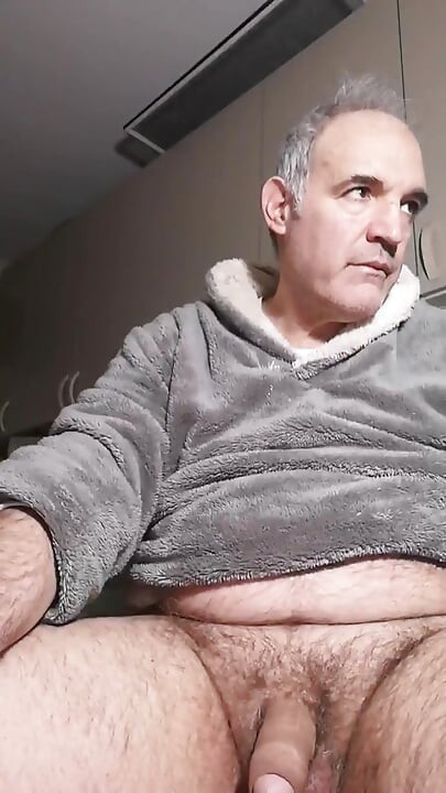 Pertunjukan malam online 10 Februari dengan cumshot di wajah Anda!