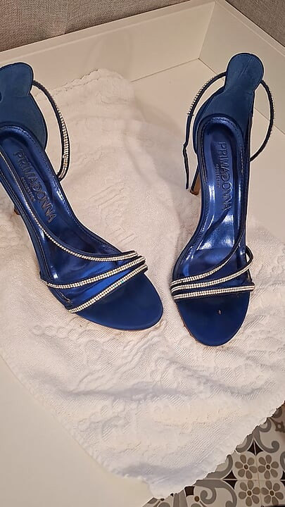 Fuck and cum in sister's heeled shoes