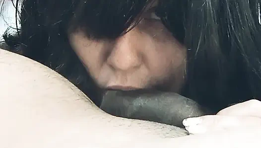 Ben eğleniyorken kız arkadaşım yarağıma dokunuyor