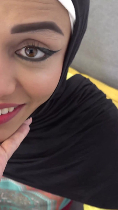 Muslim Hijabi Teen Sis Sucks BhaiJaan's Cock and Fucks | Clip 1