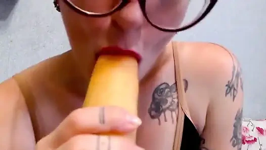 Сладкий чувственный минет для тебя