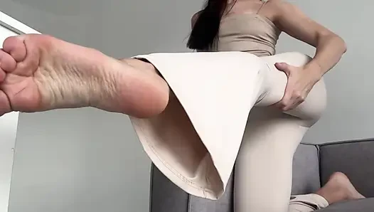 Dar taytlı güzel yoga witn sıska tanrıça
