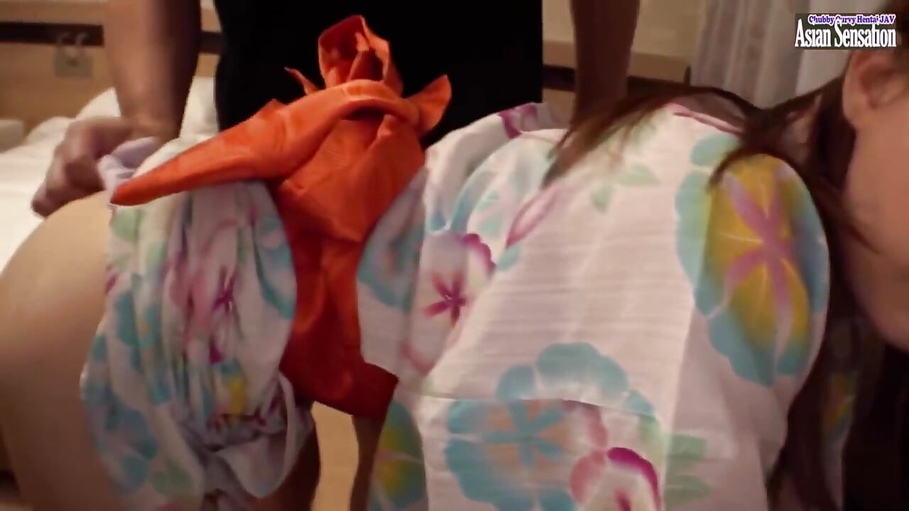 Piękna towarzyszka g cup latem Yukata Soft Curves Zmysłowy urok i niezapomniane prywatne spotkanie - Rozdział 1