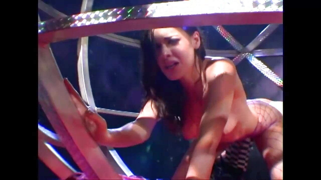 Λατρεύει να τη γλείφει η κοπέλα της