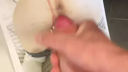 Onu burada haraç