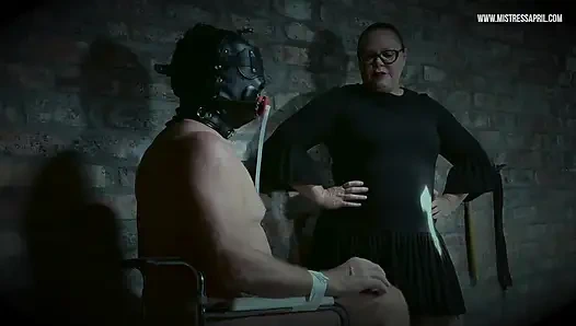 女主人April - 撒尿婊子