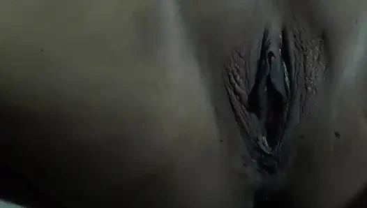 Genießen Sie Gold und Milch mit sexy Videofingern