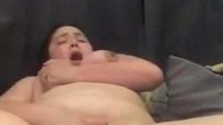 Chubby slut Marie makes herself cum