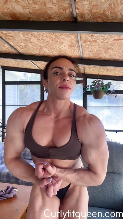 Tight ass muscles shake with wild unapologetic flexing