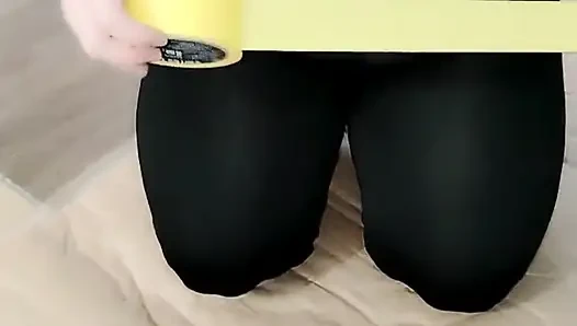 Stepmom in transparent leggings without panties.