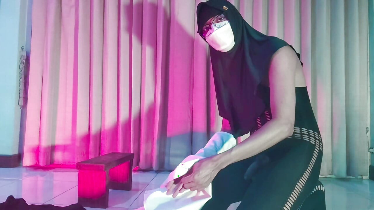 นักเรียนฮิญาบช่วยตัวเอง