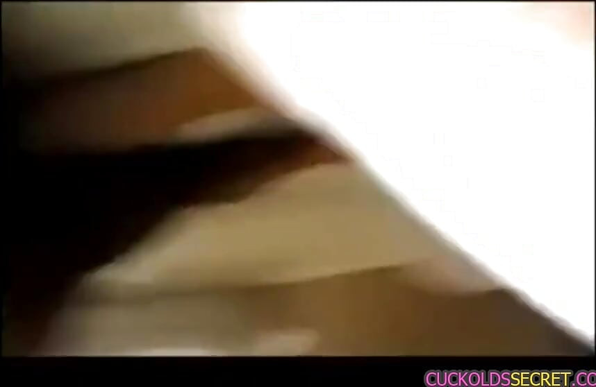 Cuckolds secrets - mariquita viendo esposa en trío