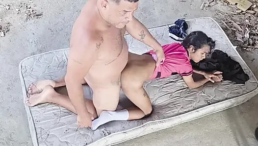 Aku sama matras di teras rumahku