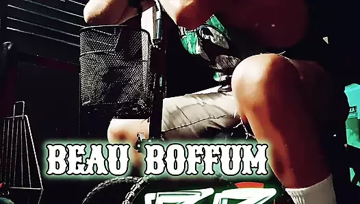 AMATÖR ADAM BEAU BOFFUM TACO BELL OTOPARKıNDA HER YERINE BOŞALANA KADAR YARAĞıNı OKŞUYOR