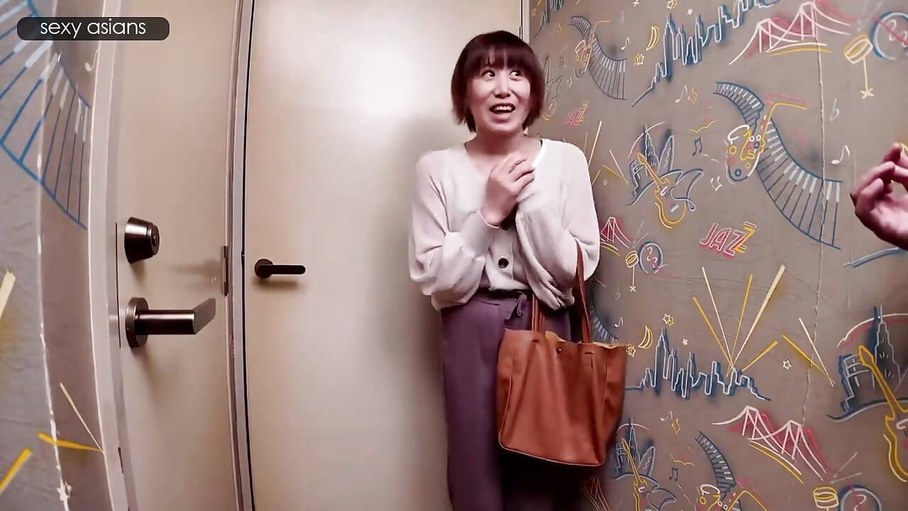 Rosto sem censura revelação. a entregador na minha porta acabou por ser a mulher casada que vive ao lado.