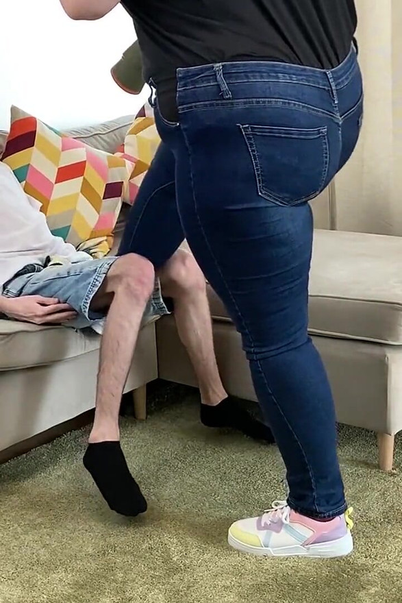 Detonation of Testicles! His Crotch Hates Us so Much Haha! - Dave Moon - Jennifer - Bbusting (ballbusting)