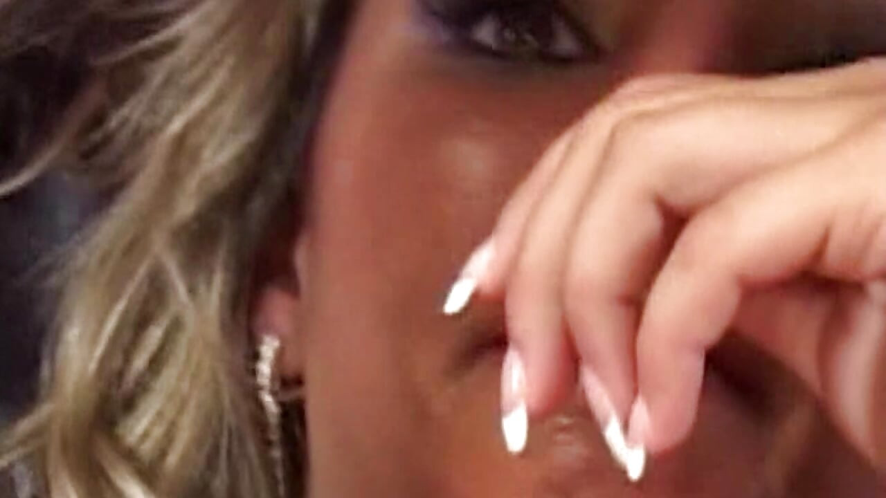 Leidenschaftlicher Oralsex mit Blonder Schönheit