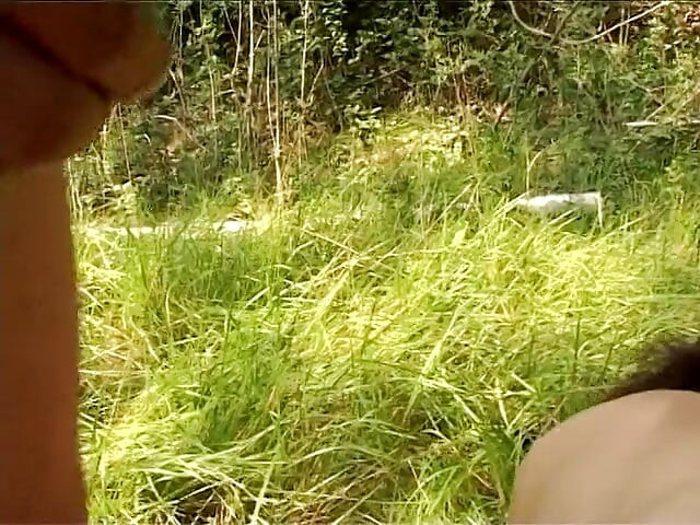 Pravi par sa prijateljem ima odličan seks u parku u blizini Trsta