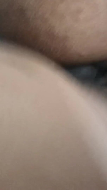 Moment epic de la "Cumnata sexy slabă dură cu cumnatul ei în camera privată"