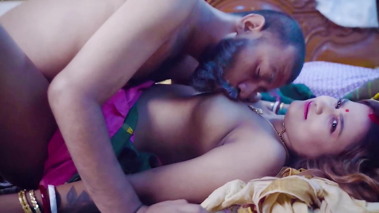 Bete ke ghar pe nhi rahne par sasur ne meri jawani ki pyaas bujhai