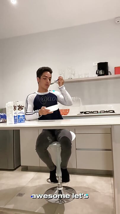 샤워 우유와 정액