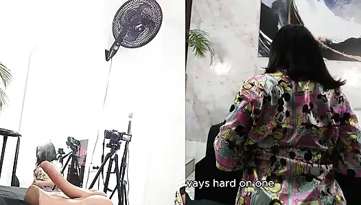 Çok sürtük orta yaşlı seksi kadın edepsiz bir sakso çekiyor ve en sevdiği gövdeye yumruk sokuyor