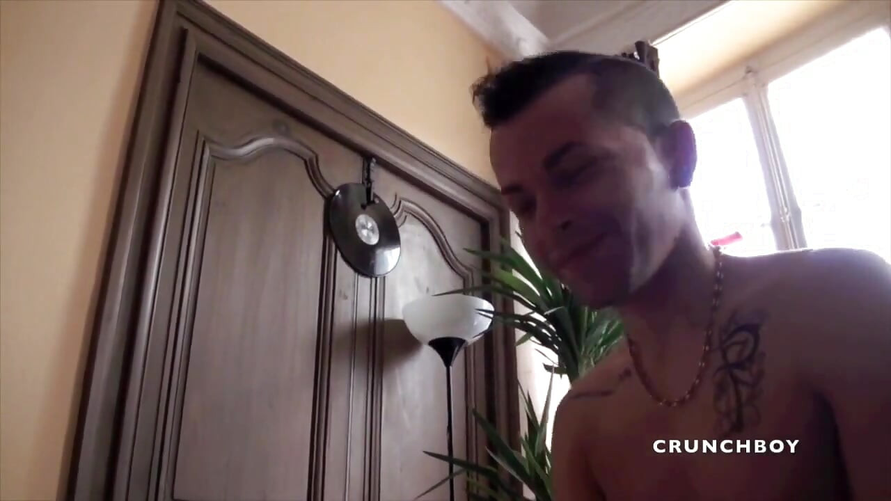 לייטנו מזדיינת עם הבלונדינית הדומיננטית קמרון