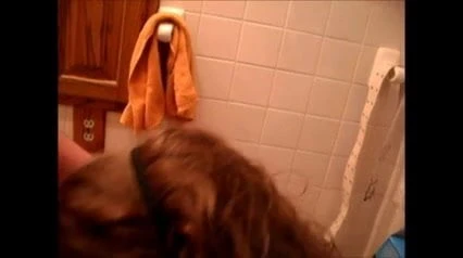 Cum amateur takes a facial to please her man