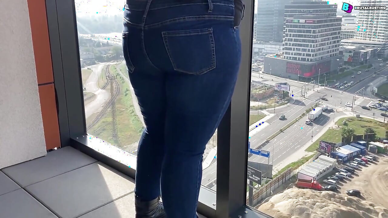 O aptal bunu hak ediyor! Aşırı Testislerini Kazmak - Dave Moon - Jennifer - Bbusting