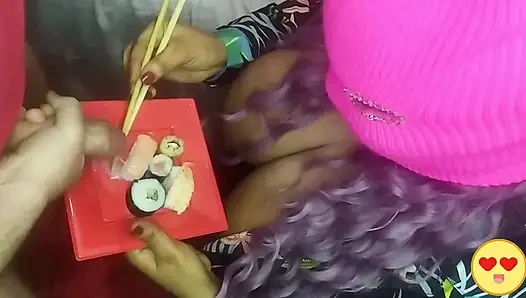 Tante sange ini nyepong 2 kontol kami dan minta dia crot di dalam memeknya 1