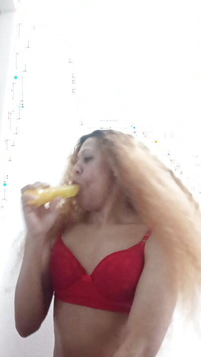 Fetish for natural pubic hair and large clitoris 9