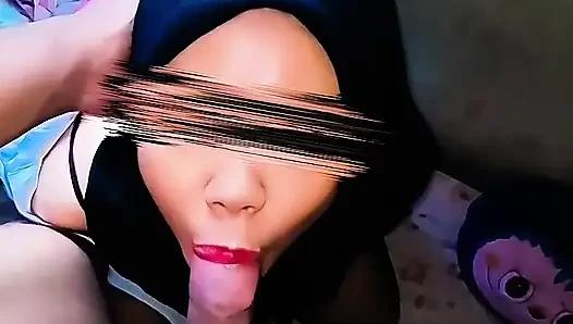 Gadis nakal indonesia berhijab lagi asik nyepong dan ngentot memeknya habis-habisan sama kontol besar pria asia