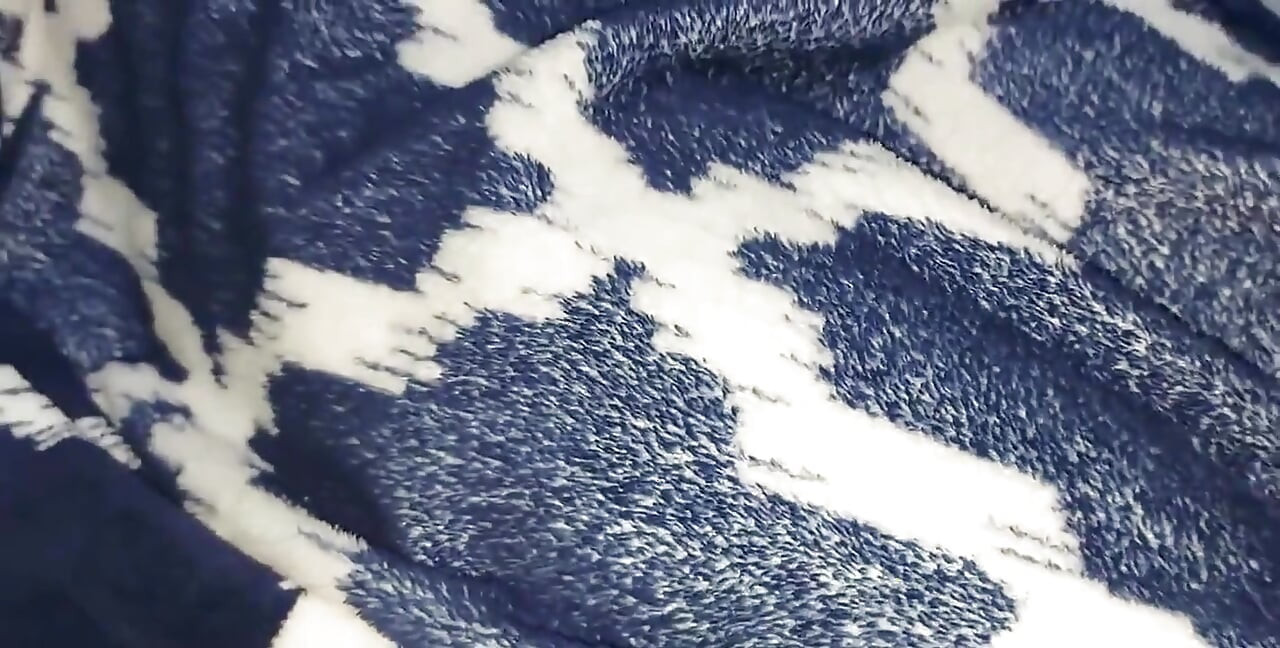 Tocando minha meia-irmã desce os lençóis